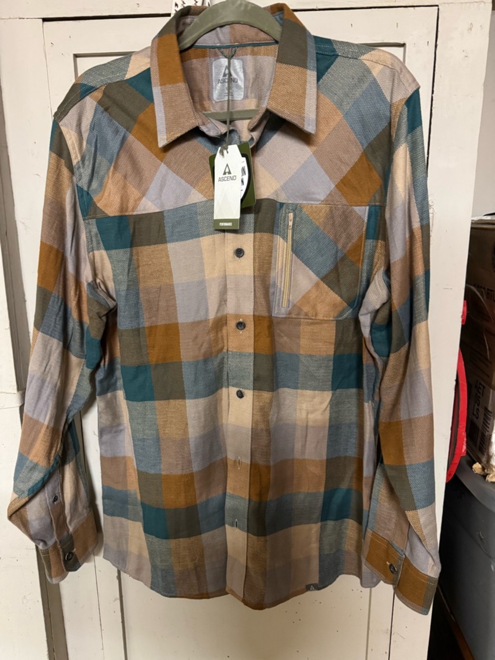 NWT 🔥Ascend Men’s Plaid Button-Up Shirt in Teal and Tan